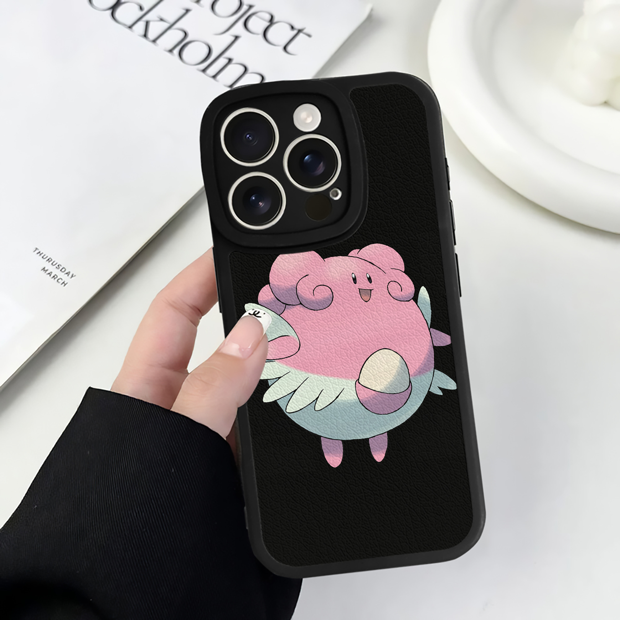 （画像用） ポケットモンスター Pokémon 【iPhone 16シリーズ対応】シリコンスマホケース（レザー調） 材質：シリコン